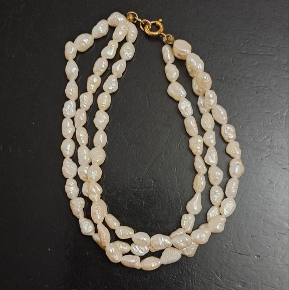 Elegant Vintage Freshwater Rice Pearl Necklace and Bracelet Set - Picture 3 of 5